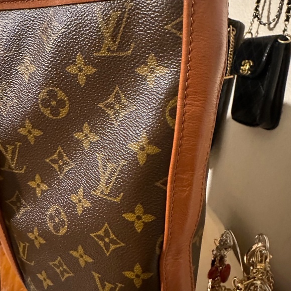 Authentic Louis Vuitton Monogram Canvas The “ Weekend Sac tote PM - Picture 12 of 17